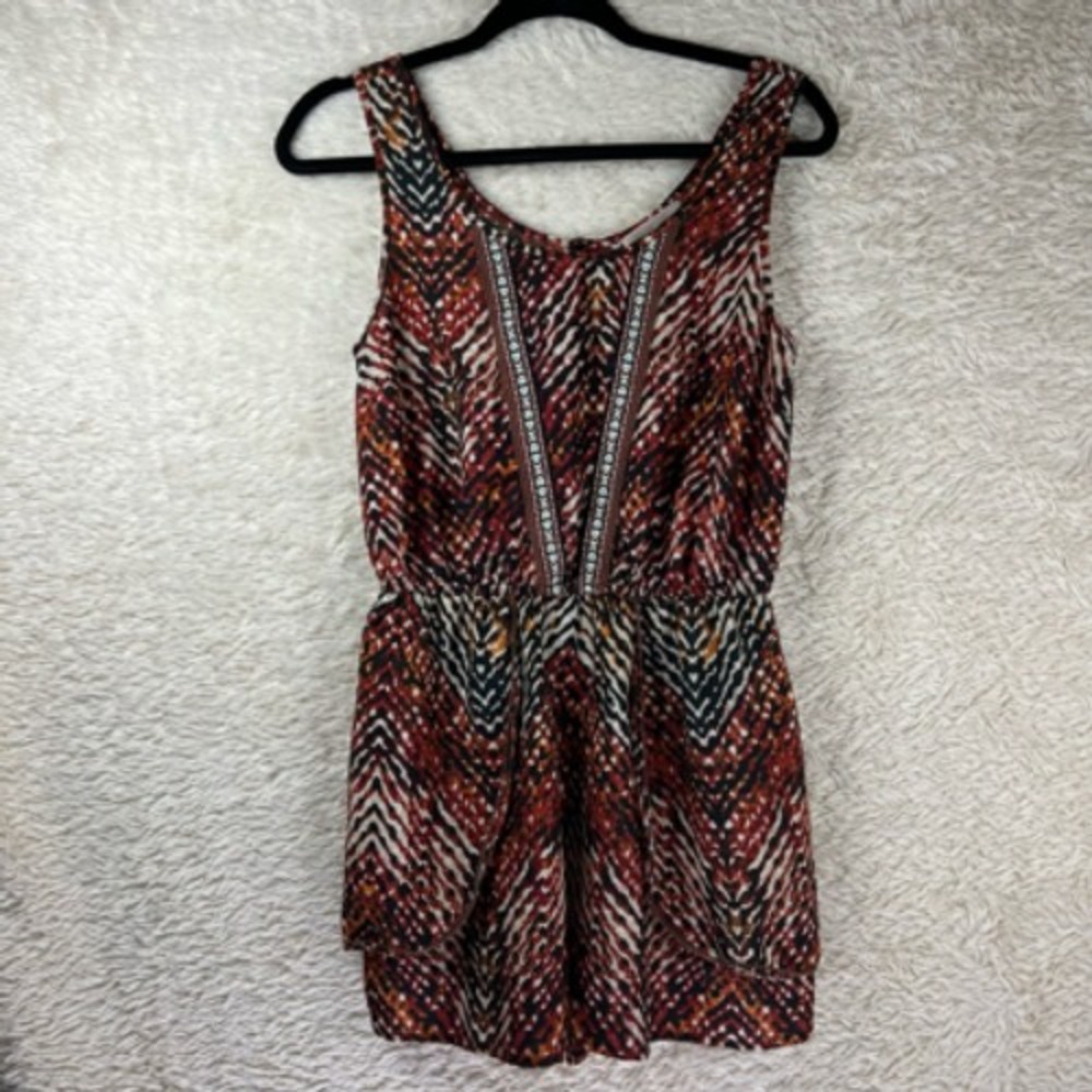 Bohemian Gypsies Womens Romper Playsuit‎ Red Chevron Keyhole Scoop Neck Tie S